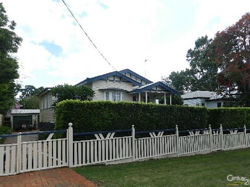 10 Bruce Street, East Toowoomba QLD 4350