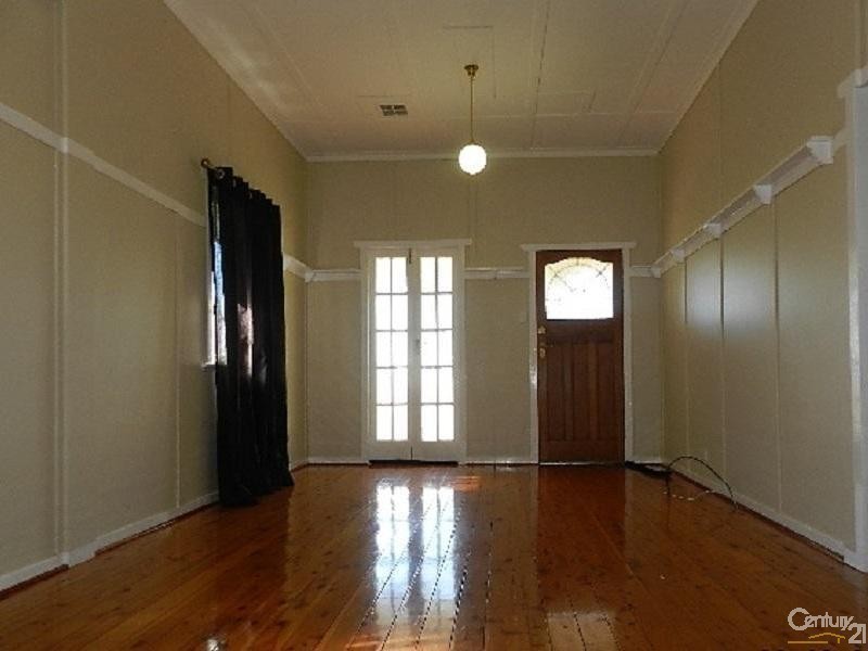 10 Bruce Street, East Toowoomba QLD 4350