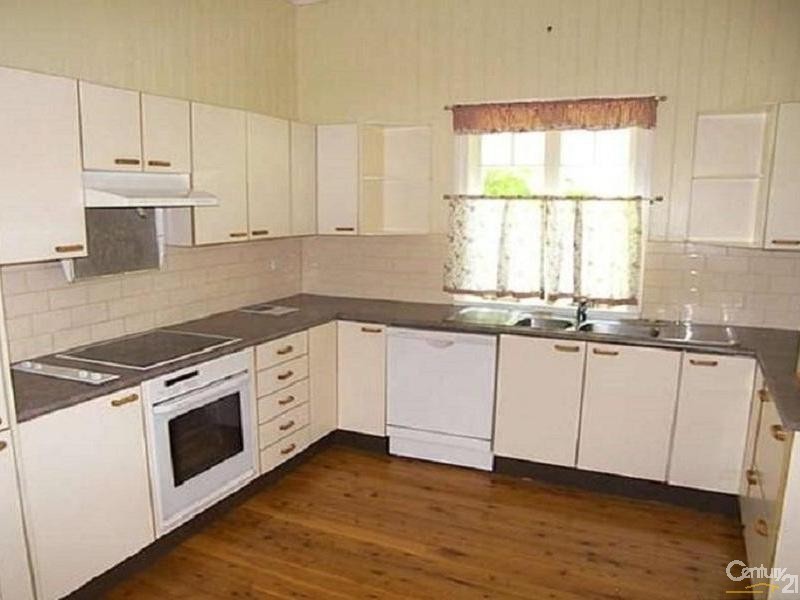 10 Bruce Street, East Toowoomba QLD 4350