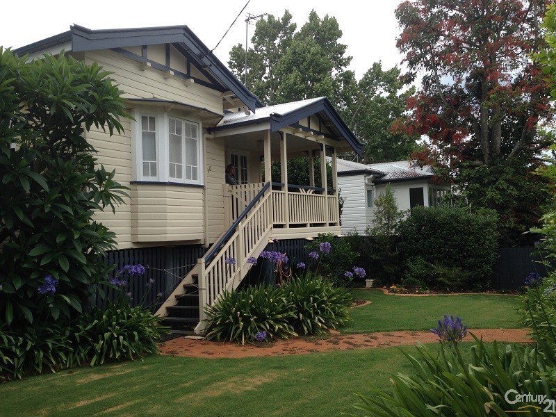 10 Bruce Street, East Toowoomba QLD 4350