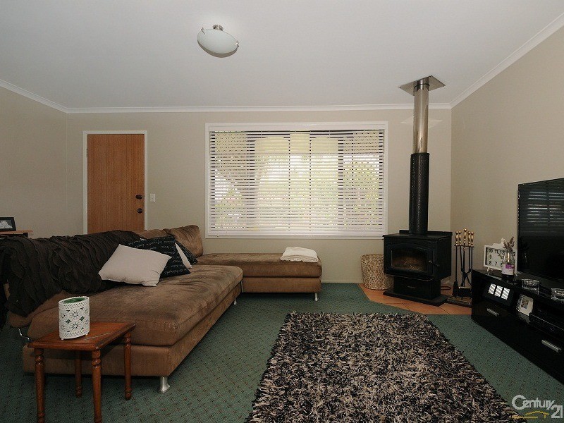 17 Cambridge Street, Harristown QLD 4350