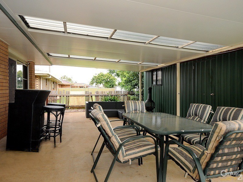 17 Cambridge Street, Harristown QLD 4350