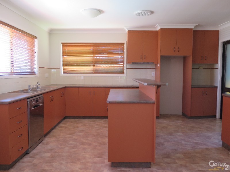 2 Heathwood Street, Rangeville QLD 4350