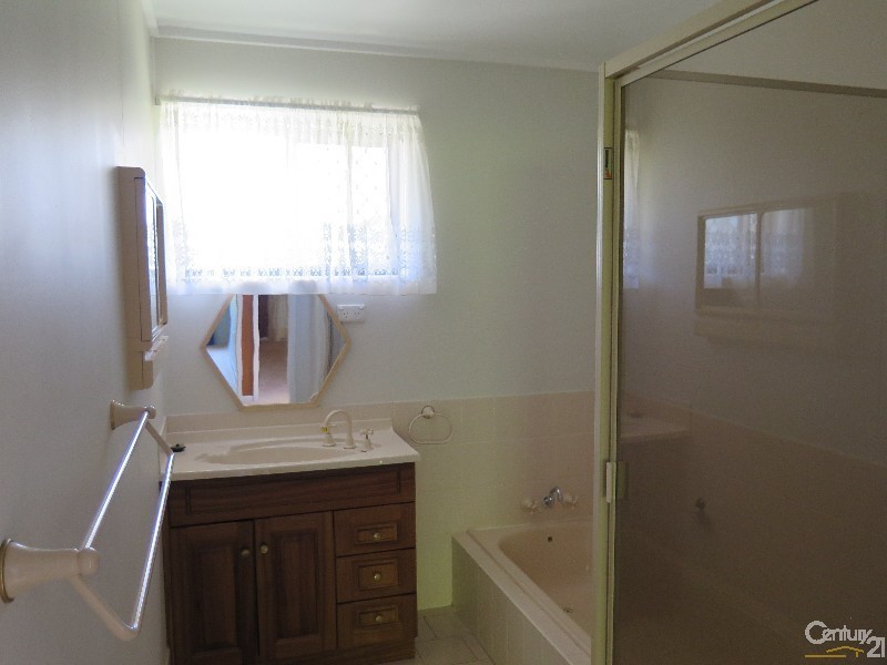 2 Heathwood Street, Rangeville QLD 4350