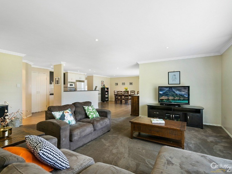 39 Bouganvillea Drive, Middle Ridge QLD 4350