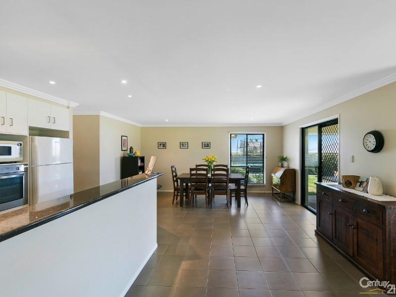39 Bouganvillea Drive, Middle Ridge QLD 4350
