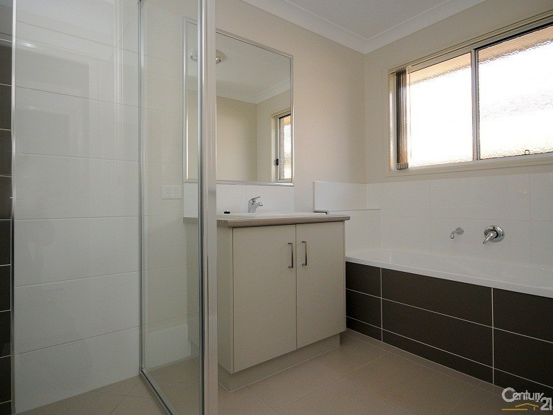 1/10 McDowall Street, Newtown QLD 4350