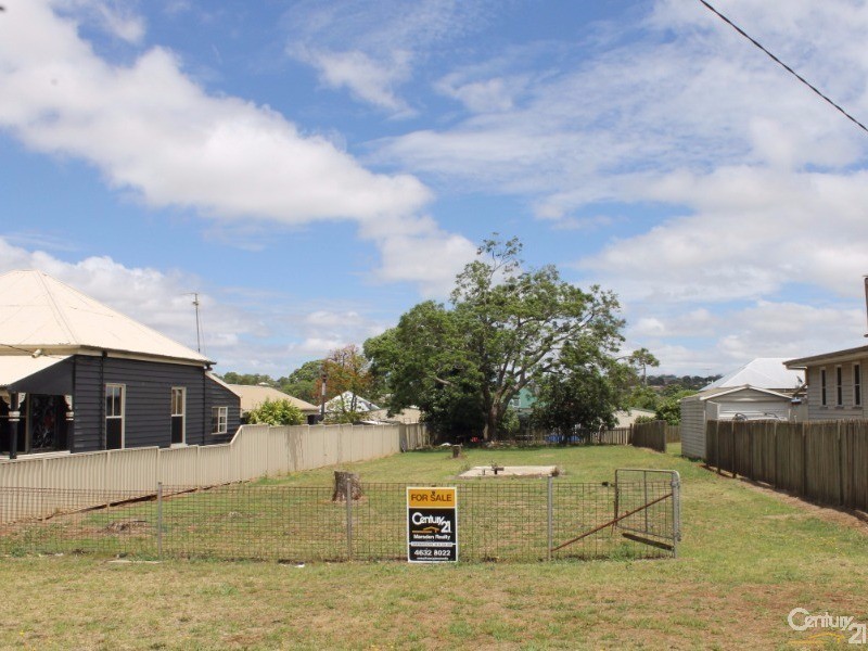 9 Gauntlet Street, North Toowoomba QLD 4350