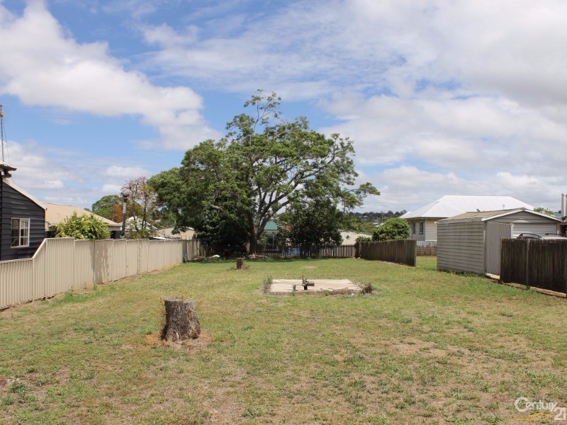 9 Gauntlet Street, North Toowoomba QLD 4350