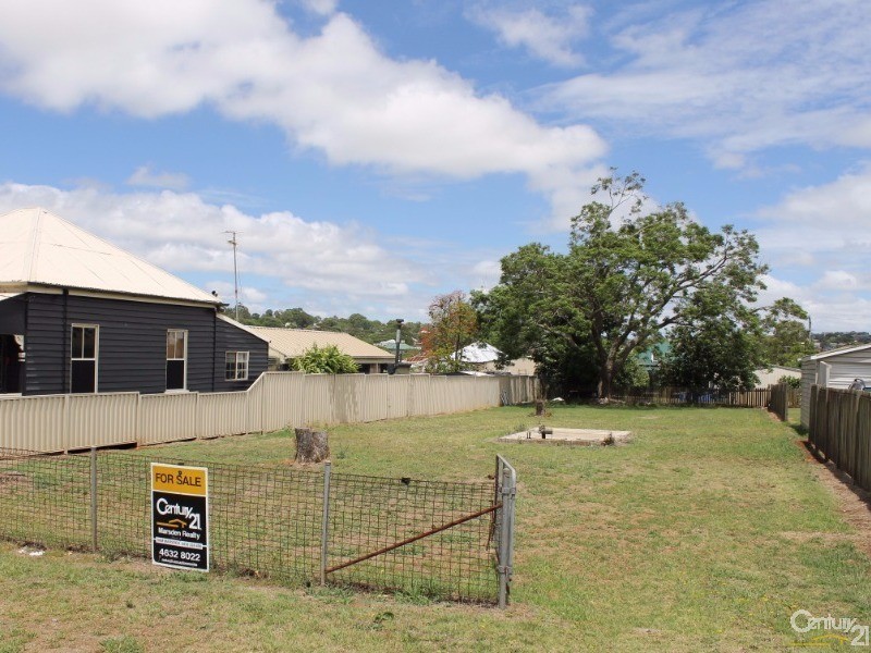 9 Gauntlet Street, North Toowoomba QLD 4350