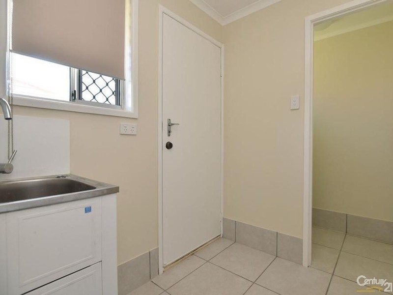 1/6 Marigold Street, Centenary Heights QLD 4350