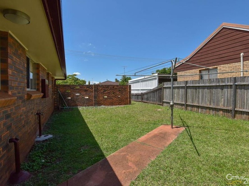 1/6 Marigold Street, Centenary Heights QLD 4350
