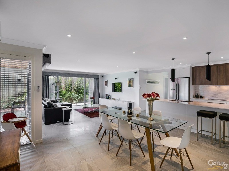 70 Entabeni Drive, Kearneys Spring QLD 4350