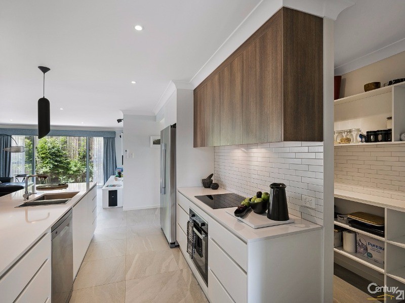 70 Entabeni Drive, Kearneys Spring QLD 4350