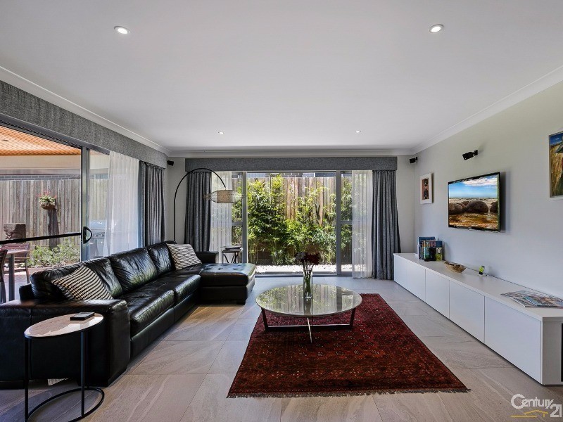 70 Entabeni Drive, Kearneys Spring QLD 4350