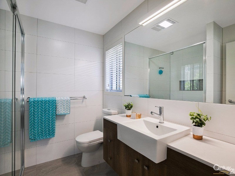 70 Entabeni Drive, Kearneys Spring QLD 4350