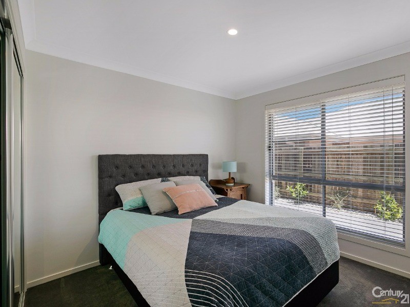 70 Entabeni Drive, Kearneys Spring QLD 4350