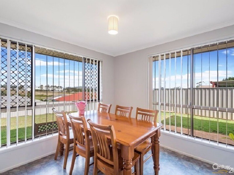 40 Melway Crescent, Harristown QLD 4350