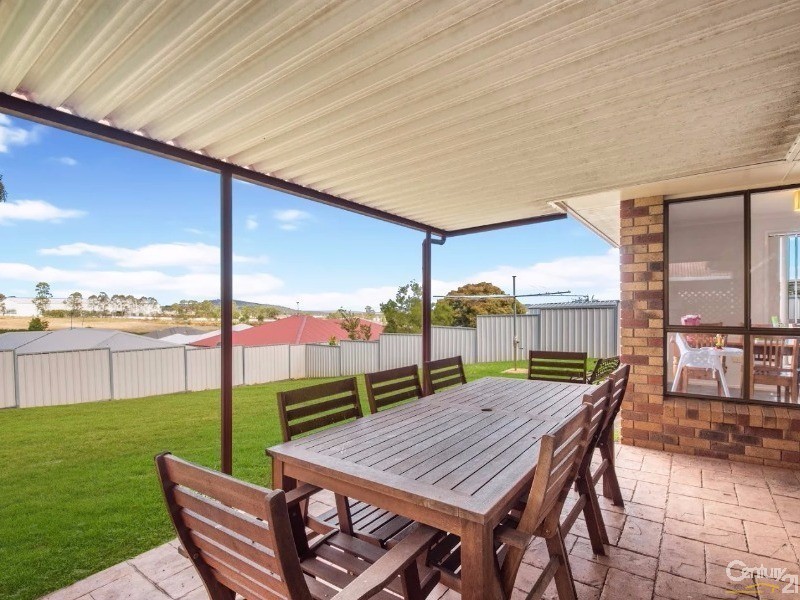 40 Melway Crescent, Harristown QLD 4350