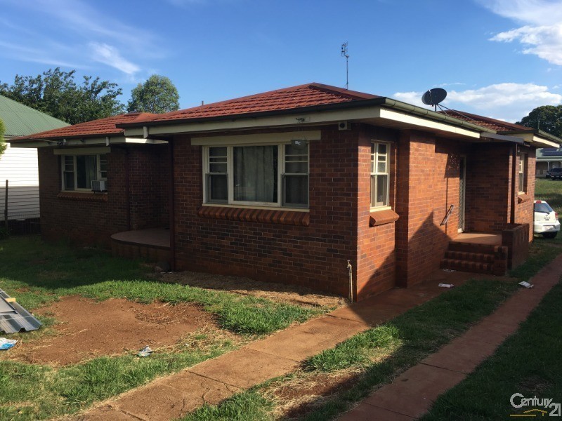 272 James Street, Harristown QLD 4350