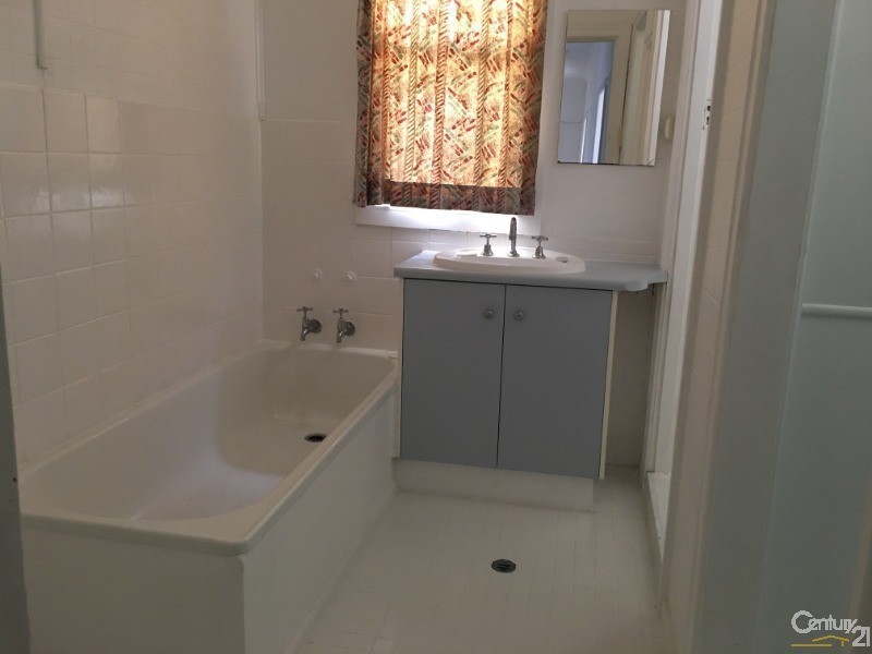 272 James Street, Harristown QLD 4350