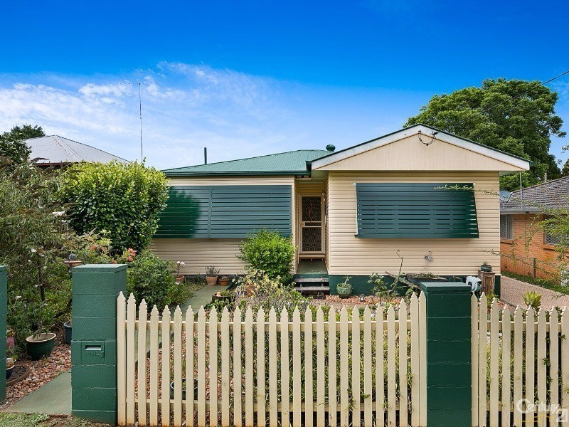 8 Shiel Street, Rangeville QLD 4350