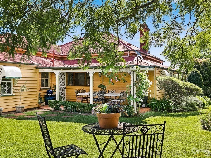 84 Lindsay Street, East Toowoomba QLD 4350