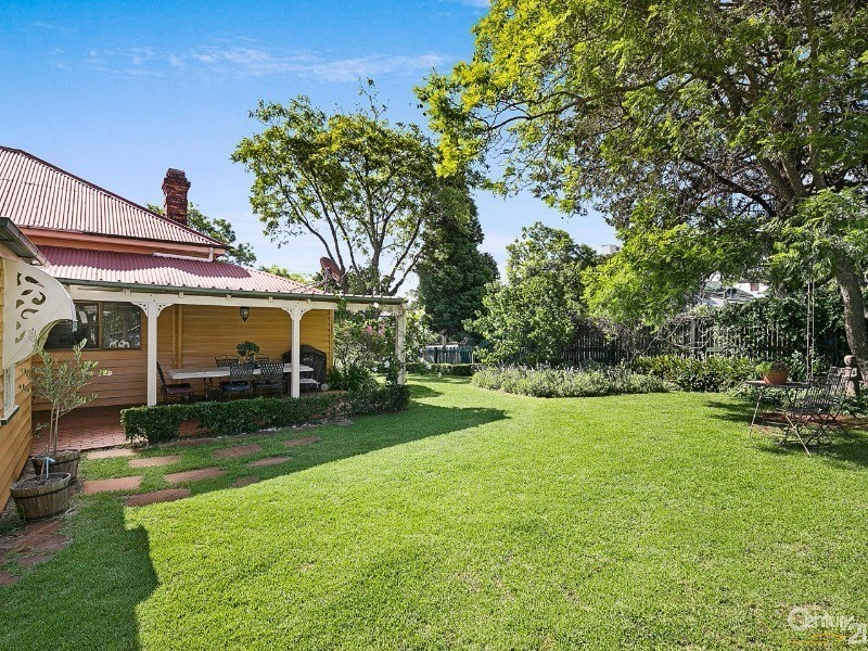 84 Lindsay Street, East Toowoomba QLD 4350