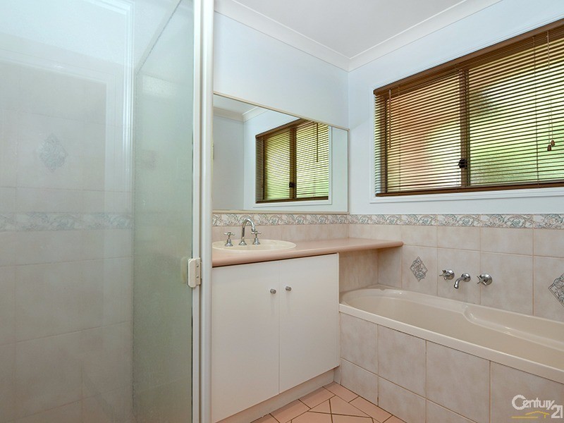 9 Lillypilly Court, Middle Ridge QLD 4350