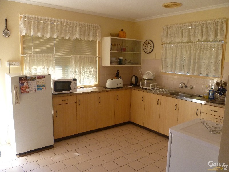 64a Debra Street, Centenary Heights QLD 4350