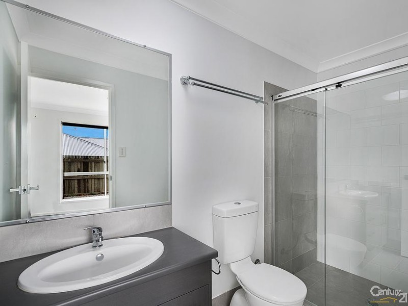 2/74 Kalimna Drive, Kleinton QLD 4352