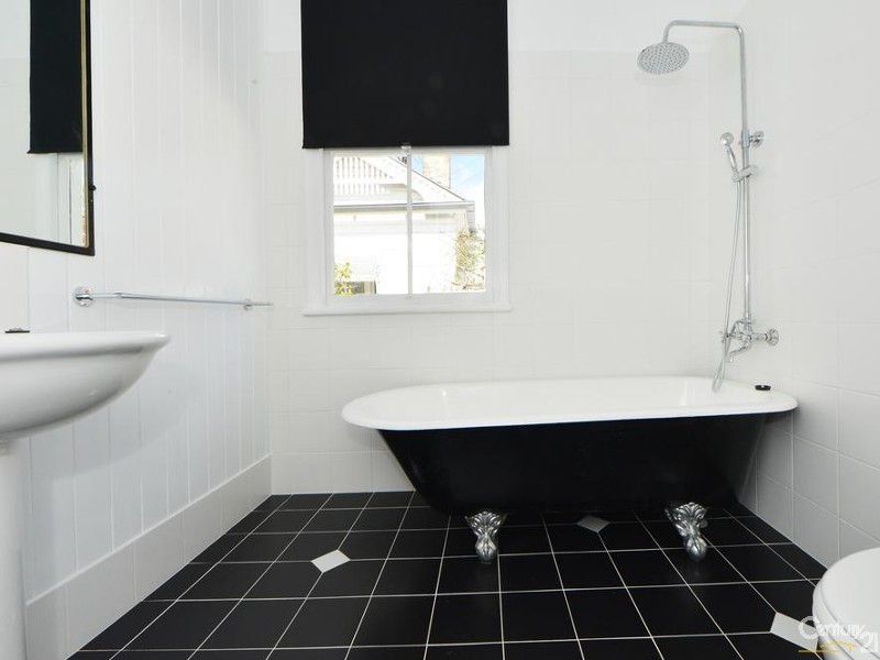 159 West Street, Newtown QLD 4350