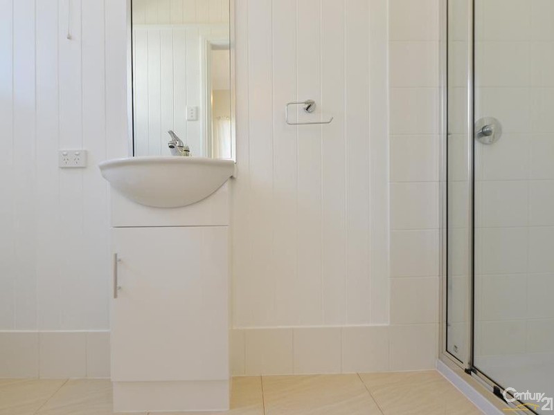 159 West Street, Newtown QLD 4350