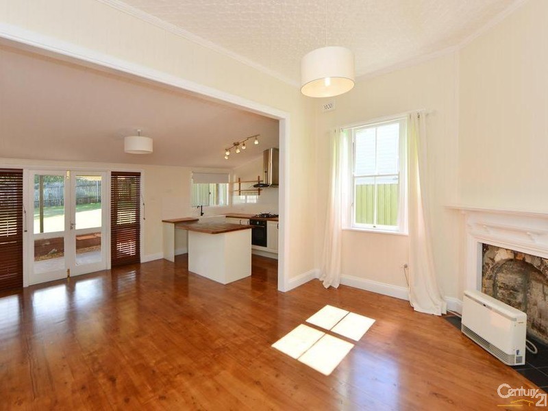 159 West Street, Newtown QLD 4350