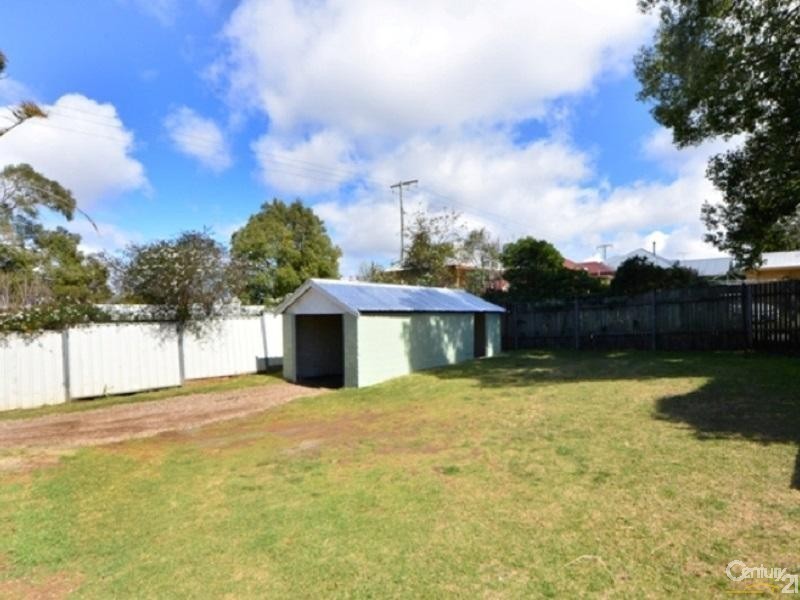 159 West Street, Newtown QLD 4350