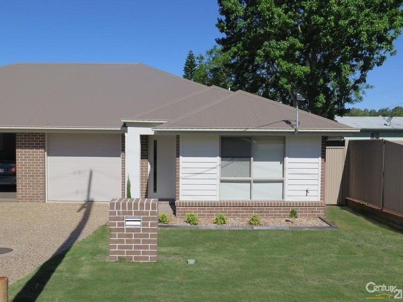 2/16 Short Street, South Toowoomba QLD 4350