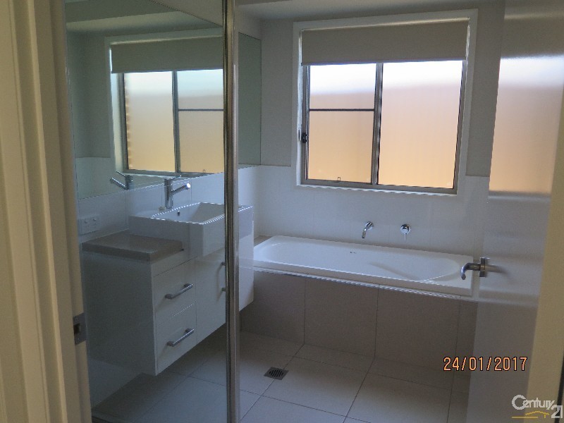 2/16 Short Street, South Toowoomba QLD 4350