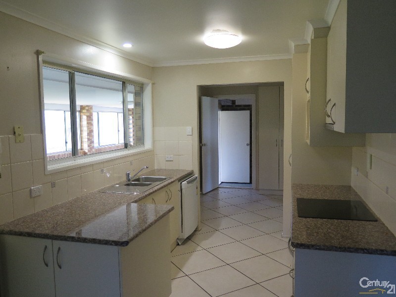 49 Arabian Street, Harristown QLD 4350