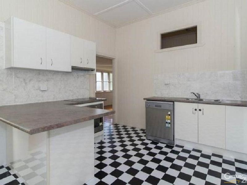 37 Clark Street, South Toowoomba QLD 4350