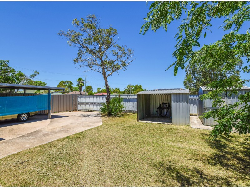 4 Cooper Avenue, Oakey QLD 4401