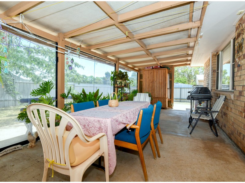 4 Cooper Avenue, Oakey QLD 4401
