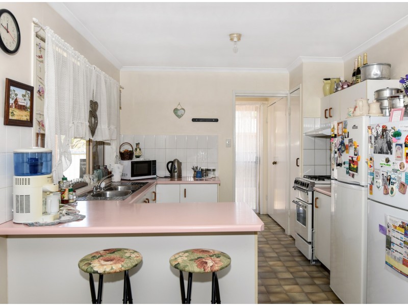4 Cooper Avenue, Oakey QLD 4401