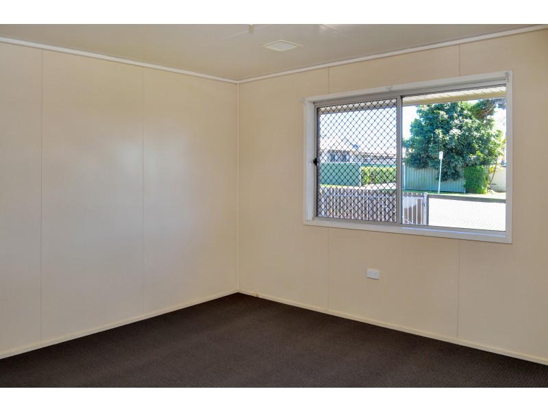 50 O’Quinn Street, Harristown QLD 4350