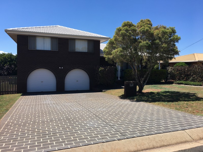 12 Elliott Street, Kearneys Spring QLD 4350