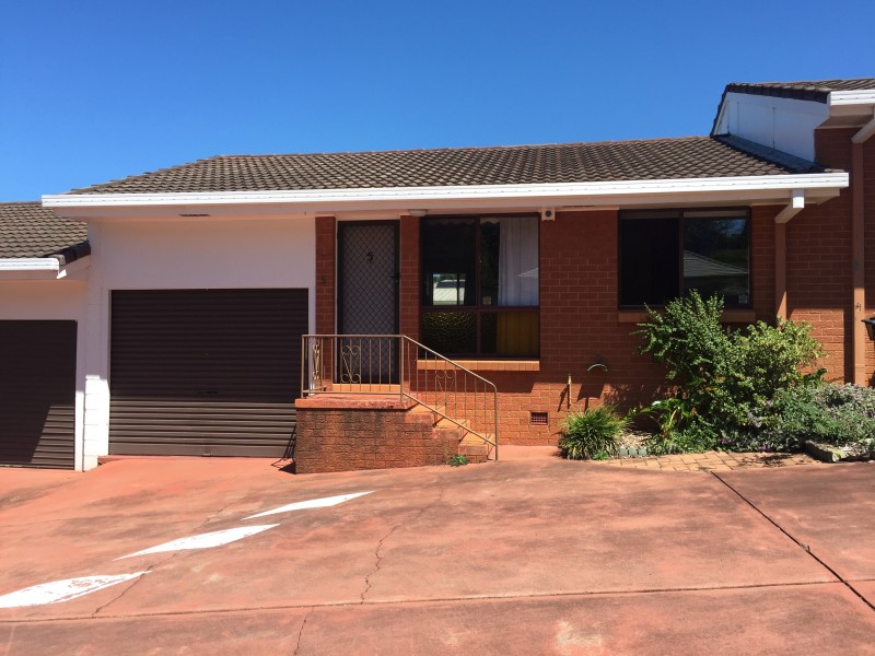 5/56 North Street, Mount Lofty QLD 4350