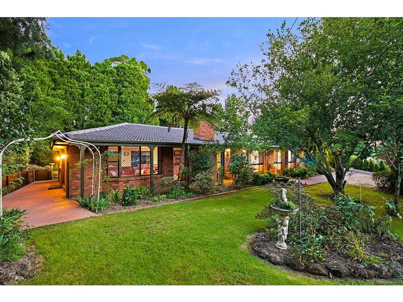 12 Hi Winds Road, Blue Mountain Heights QLD 4350