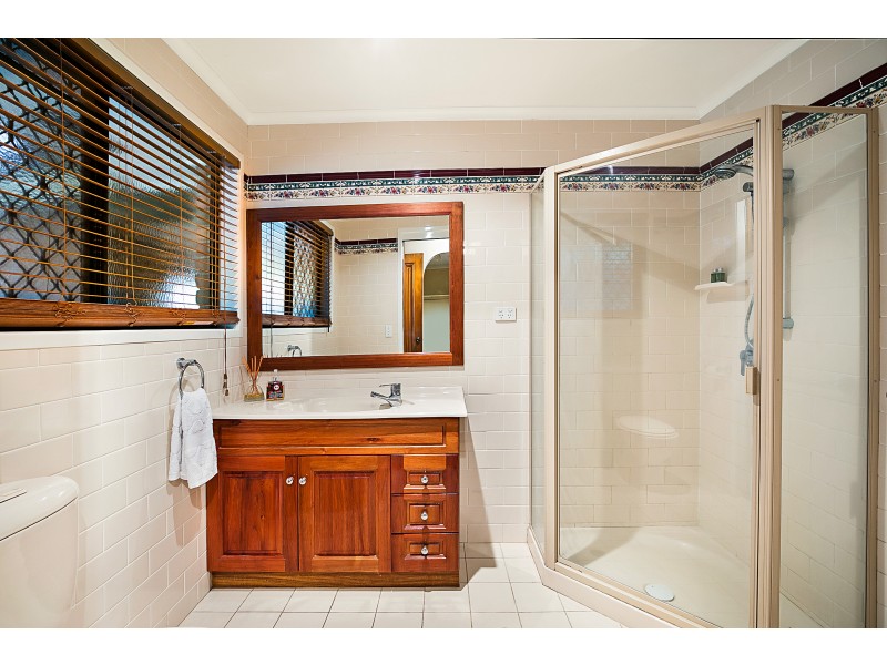 12 Hi Winds Road, Blue Mountain Heights QLD 4350