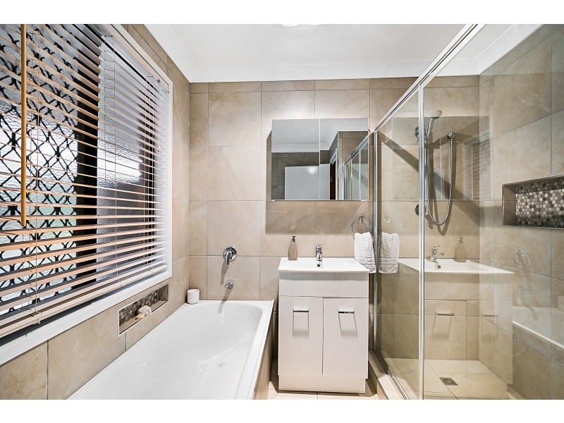 12 Hi Winds Road, Blue Mountain Heights QLD 4350