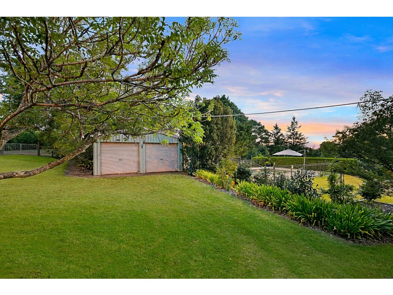 12 Hi Winds Road, Blue Mountain Heights QLD 4350
