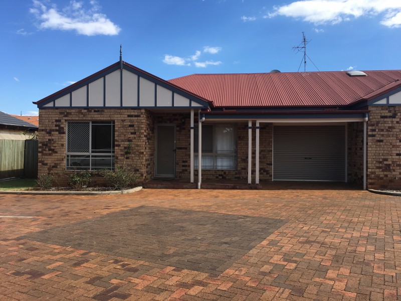 1/7 Suzanne Court, Kearneys Spring QLD 4350